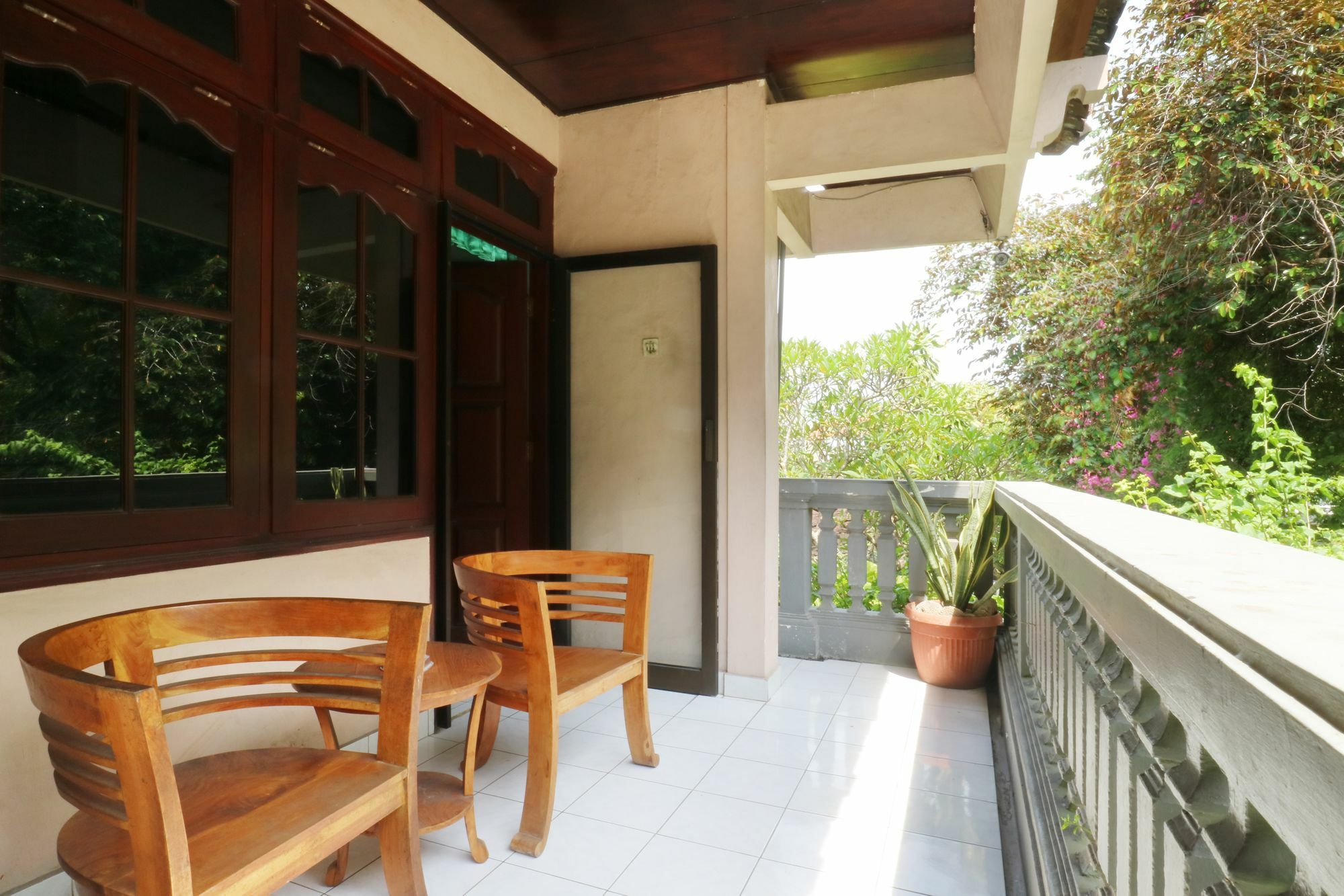 Mustika Inn Kuta Lombok Exterior foto
