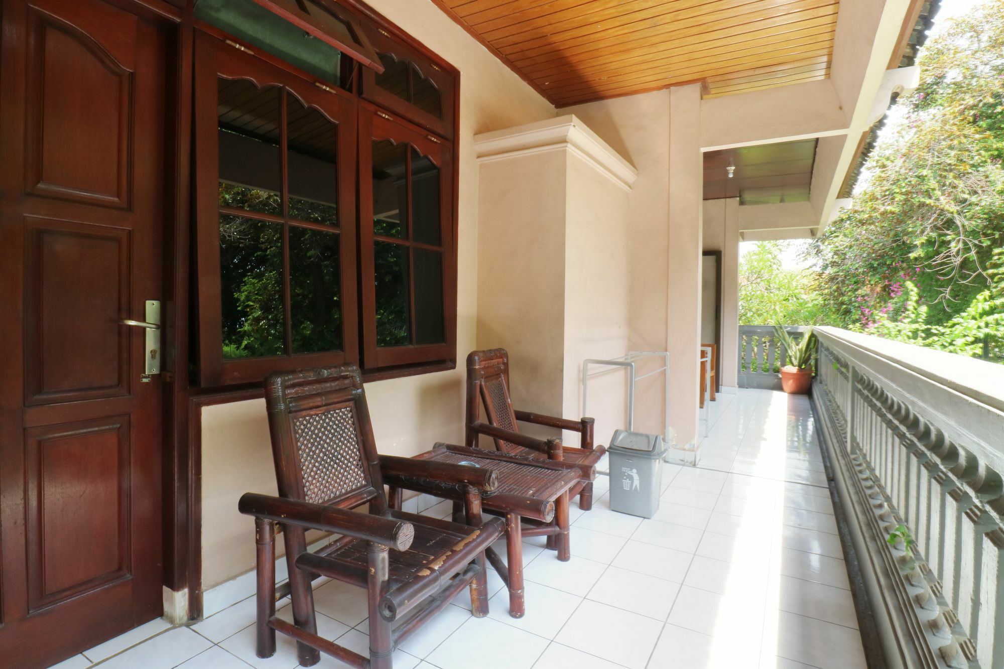 Mustika Inn Kuta Lombok Exterior foto